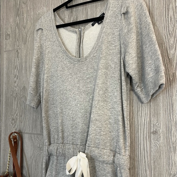 Banana Republic Grey & White T-shirt Dress Drawstring Bow M Medium - Picture 2 of 8